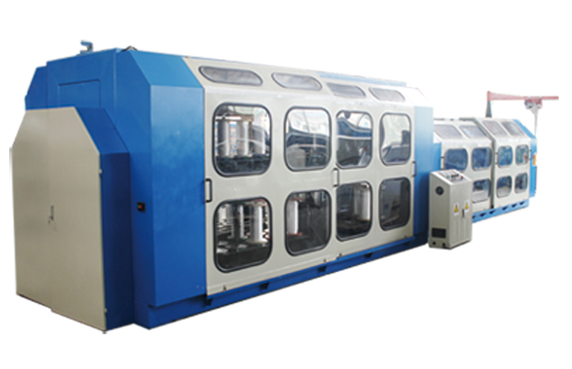 Fully enclosed rope making machine